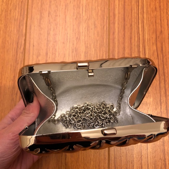 Clutch - Picture 2 of 4